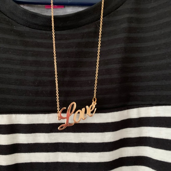 Tie front top with necklace - Picture 4 of 4